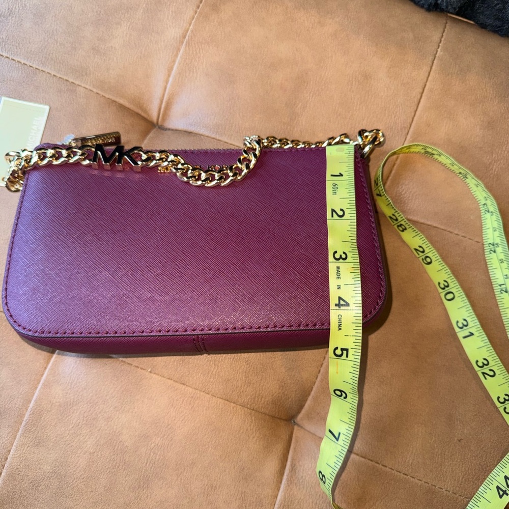 Michael Kors pouchette with Gold Chain - Picture 7 of 8